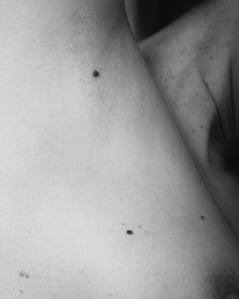 Dichiarazione — fotografia in anteprima 2, fanzine di Luca Pistillo